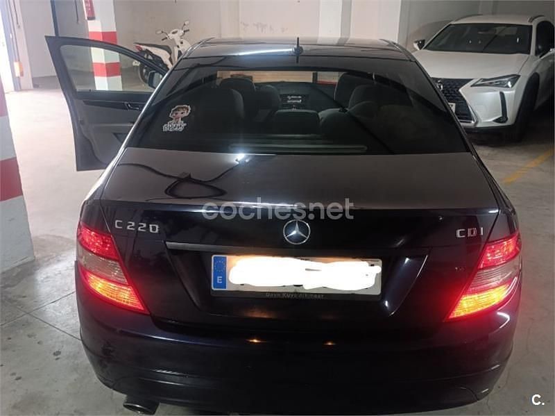 Usado Mercedes C220 Avantgarde 150 CV (110 kW) 2008 Azul Berlina