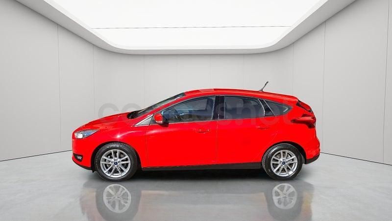 Usado Ford Focus Titanium 120 CV (88 kW) 2018 Rojo Berlina