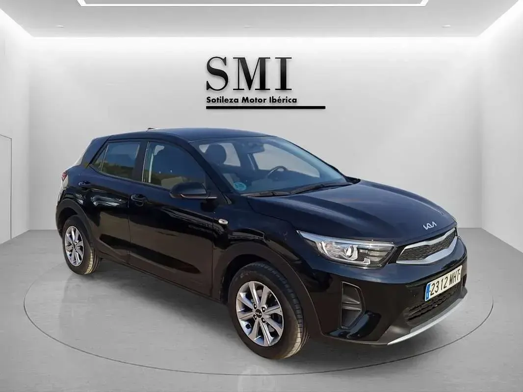 Usado Kia Stonic 84 CV (61 kW) 2022 Negro SUV