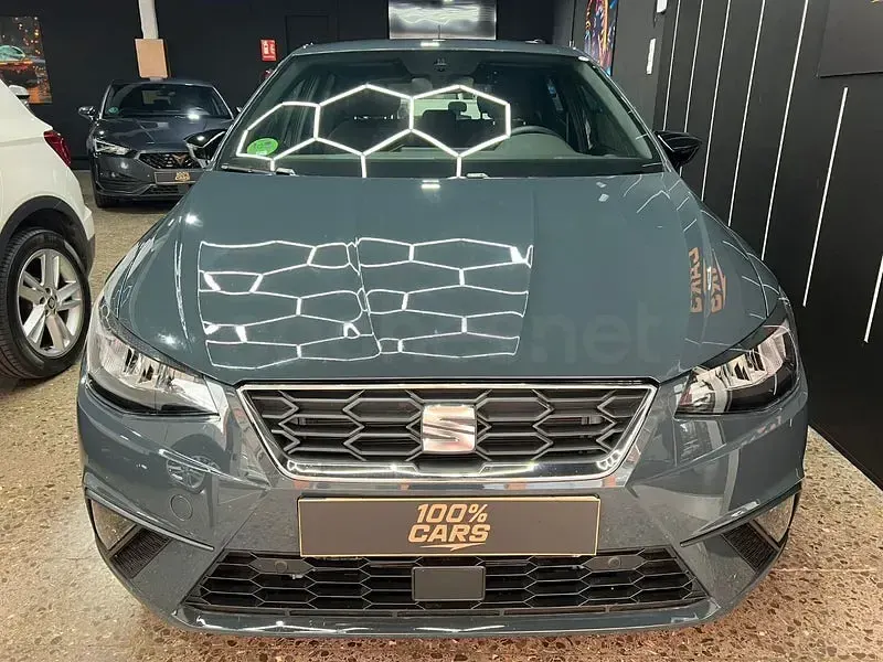 Usado Seat Ibiza FR 115 CV (84 kW) 2025 Gris / plata Utilitario