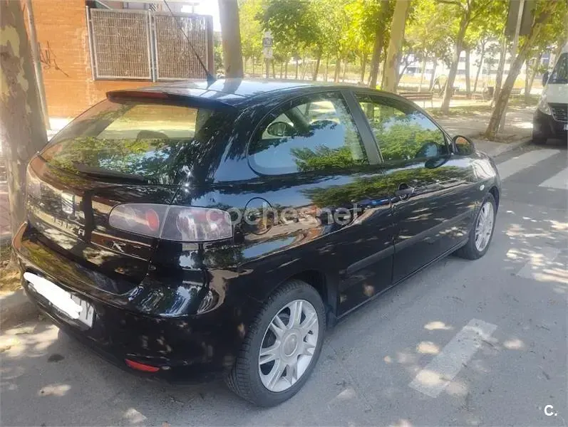 Usado Seat Ibiza 85 CV (62 kW) 2007 Negro Utilitario