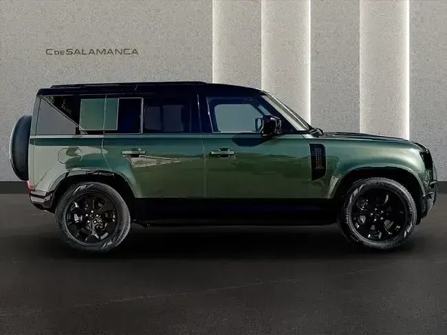 Usado Land Rover Defender SE Dynamic 300 CV (220 kW) 2026 Verde metalizado SUV