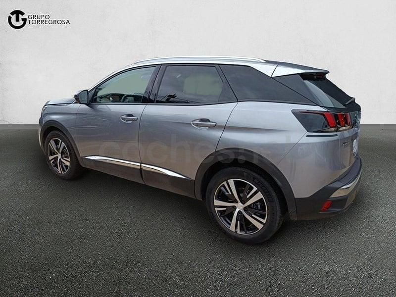 Usado Peugeot 3008 Allure 130 CV (95 kW) 2020 Gris / plata SUV