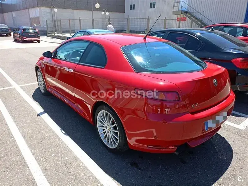 Usado Alfa Romeo GT Distinctive 150 CV (110 kW) 2008 Rojo Coupe