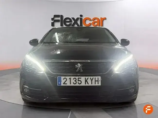 Usado Peugeot 308 Style 100 CV (73 kW) 2019 Negro Berlina