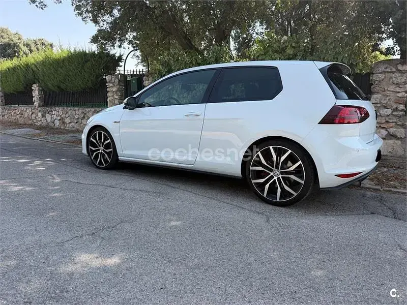 Usado VW Golf VII GTI 220 CV (161 kW) 2013 Blanco Berlina