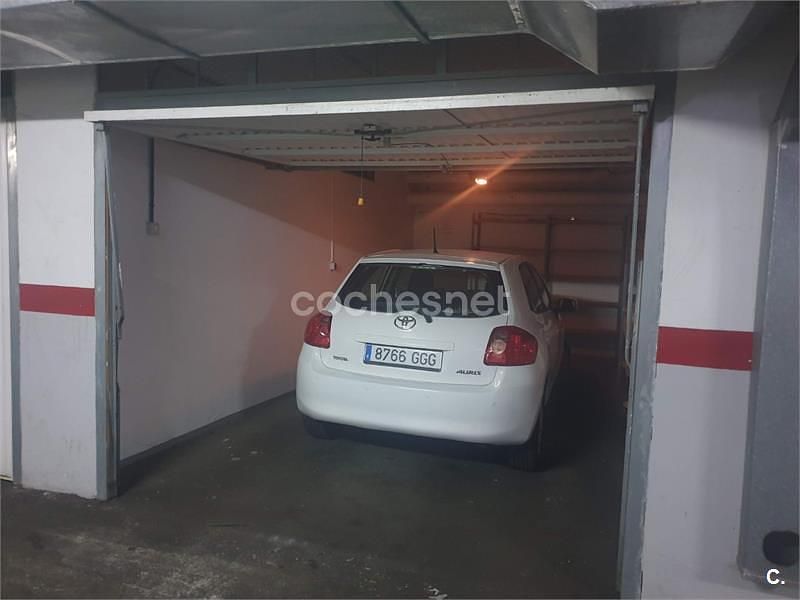 Usado Toyota Auris Sol 124 CV (91 kW) 2008 Blanco Utilitario