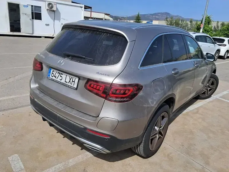 Usado Mercedes GLC300e 306 CV (225 kW) 2022 Gris / plata SUV