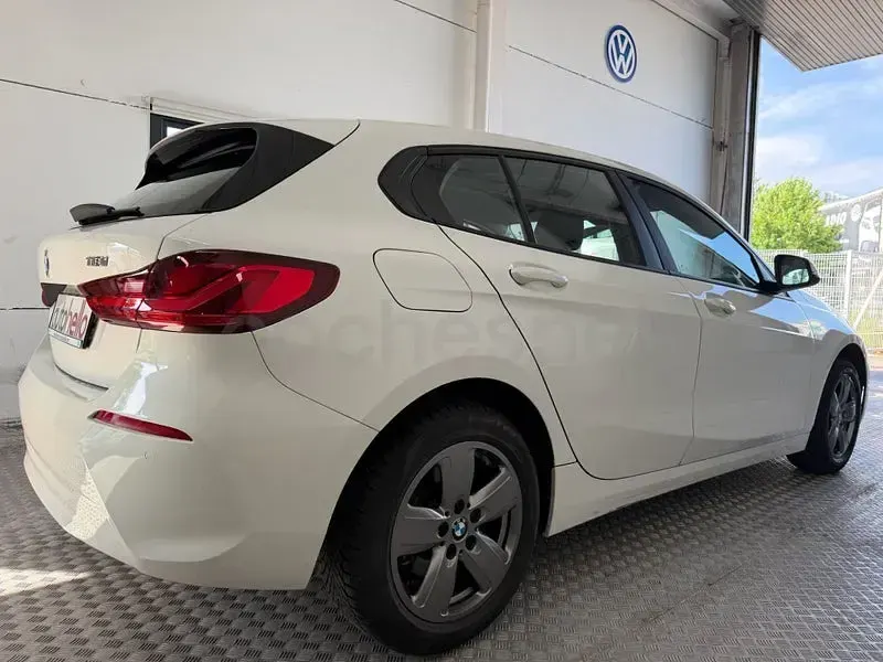 Usado BMW 118 136 CV (100 kW) 2020 Blanco Berlina