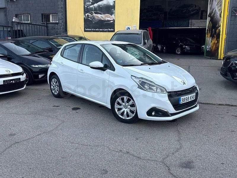 Usado Peugeot 208 Active 75 CV (55 kW) 2018 Blanco Utilitario