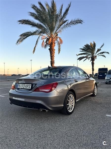 Usado Mercedes CLA220 170 CV (125 kW) 2014 Gris / plata Berlina