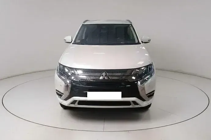 Usado Mitsubishi Outlander 224 CV (164 kW) 2021 SUV