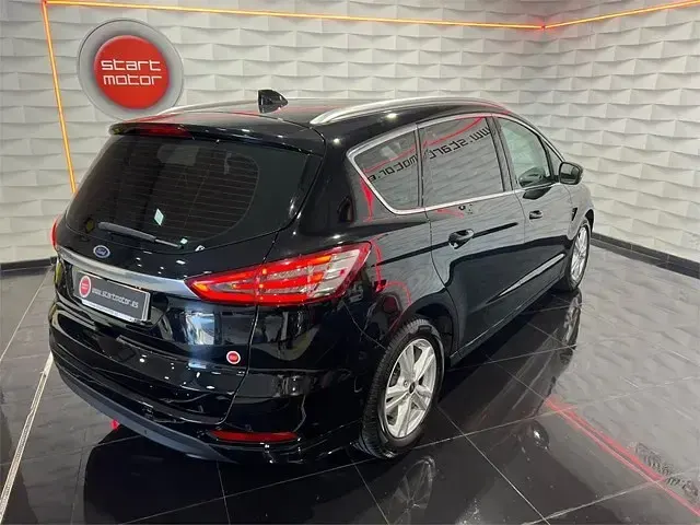 Usado Ford S-MAX S 150 CV (110 kW) 2019 Negronegro Monovolumen