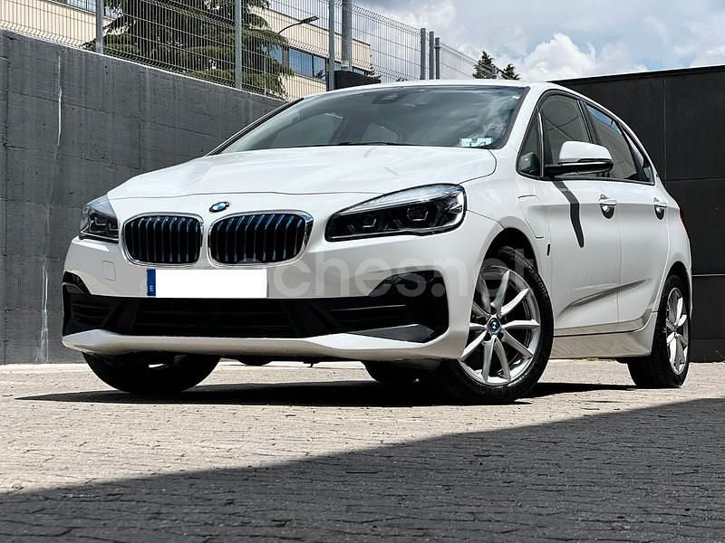 Usado BMW 225 Active Tourer iPerformance 224 CV (164 kW) 2019 Blanco Monovolumen
