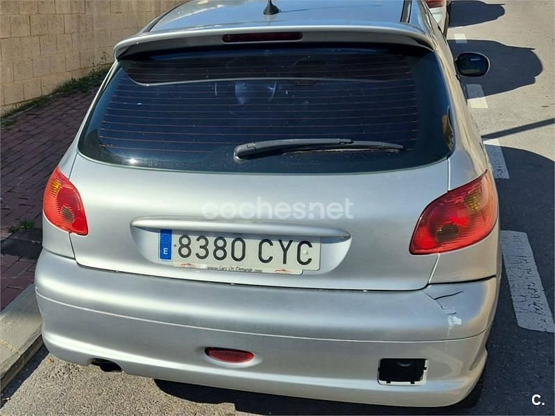 Usado Peugeot 206 GTi 138 CV (101 kW) 2004 Gris / plata Berlina