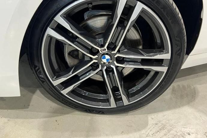 Usado BMW 118 Sport Line 134 CV (98 kW) 2020 Utilitario