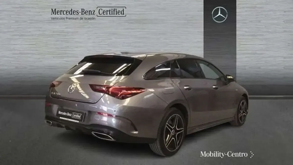 Usado Mercedes CLA250e 218 CV (160 kW) 2025 Gris Coupe