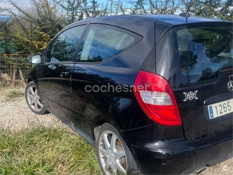 Usado Mercedes A150 Elegance 95 CV (69 kW) 2008 Negro Monovolumen