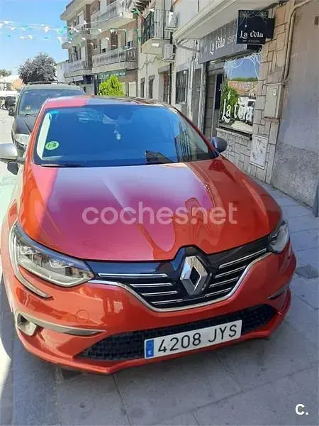 Käytetty Renault Mégane GT Line GT-Line 140 HP (102 kW) 2017 Punainen Sedan