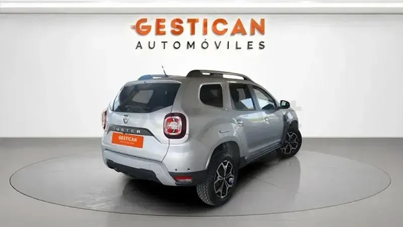 Usado Dacia Duster Prestige 130 CV (95 kW) 2021 Gris / plata SUV