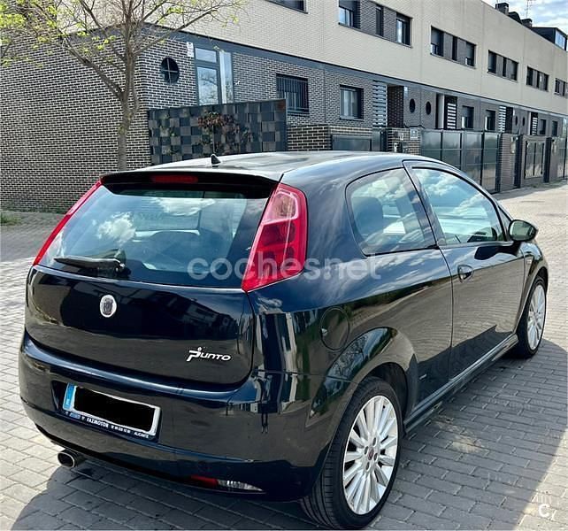 Usado Fiat Grande Punto Sport 95 CV (69 kW) 2008 Negro Utilitario