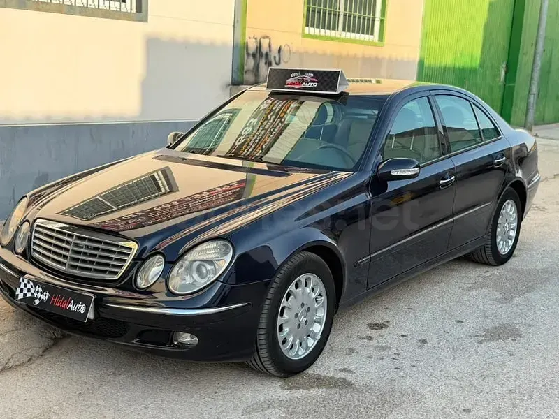 Usado Mercedes E270 Elegance 177 CV (130 kW) 2003 Negro Berlina