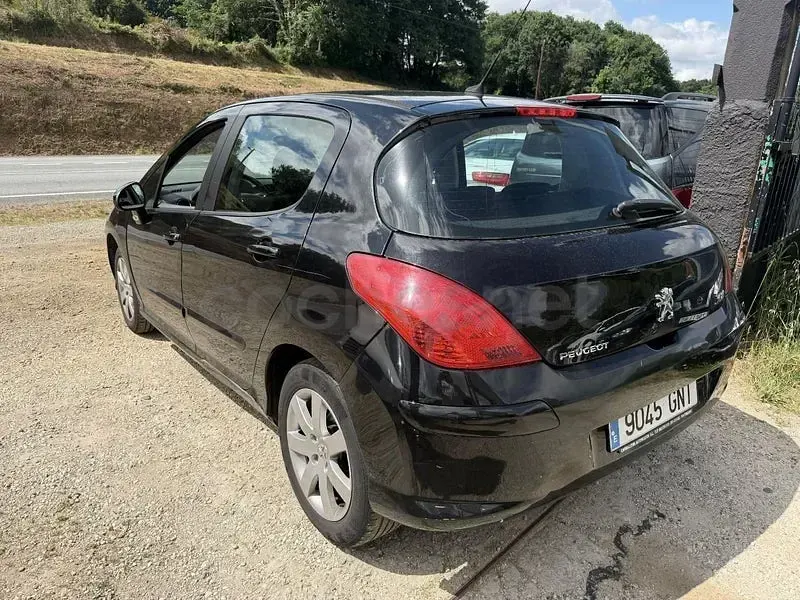 Usado Peugeot 308 120 CV (88 kW) 2009 Negro Berlina