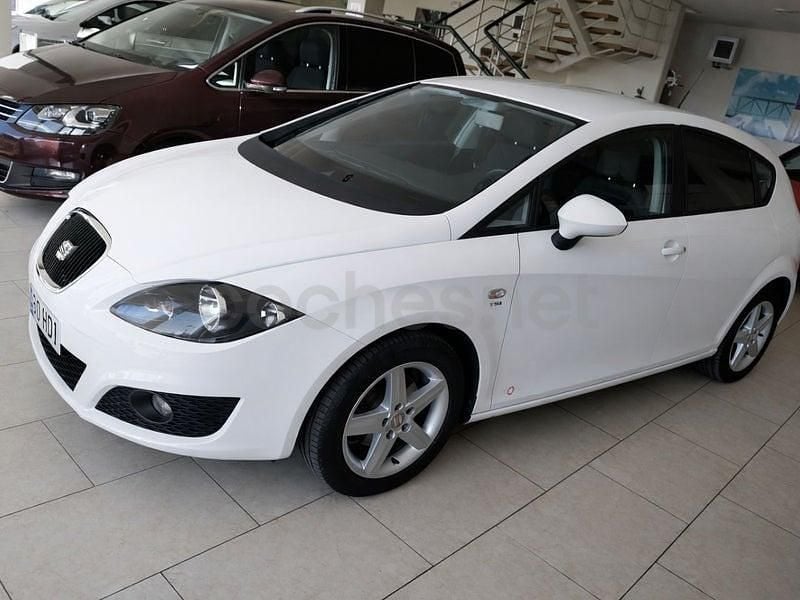 Usado Seat Leon Copa 105 CV (77 kW) 2011 Blanco Utilitario