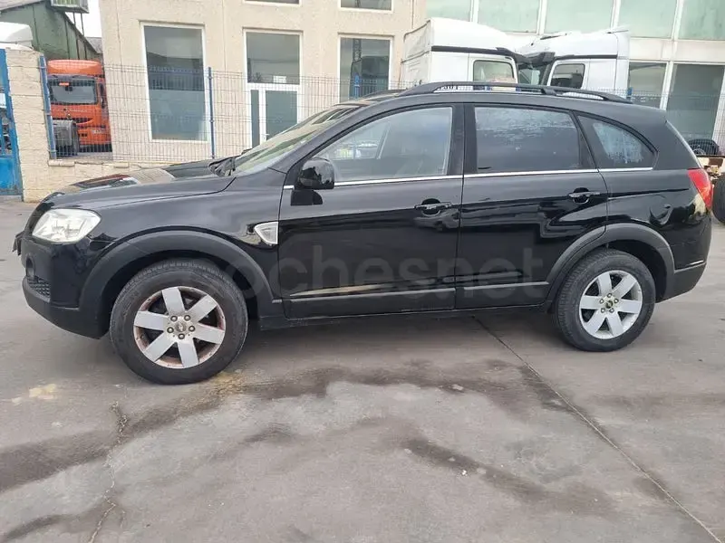 Usado Chevrolet Captiva LS 127 CV (93 kW) 2007 Negro SUV