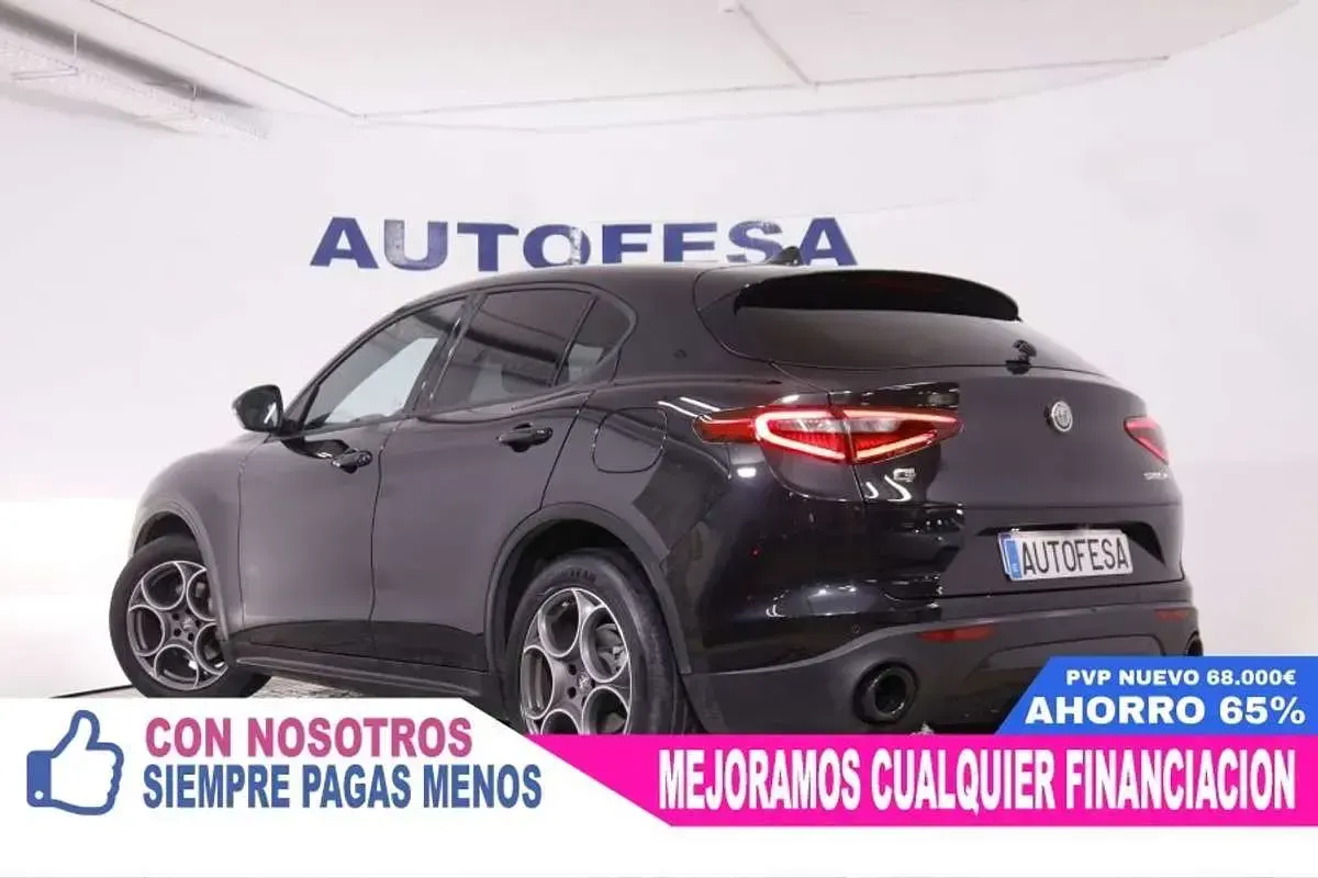 Usado Alfa Romeo Stelvio Sprint 190 CV (139 kW) 2022 Negro SUV
