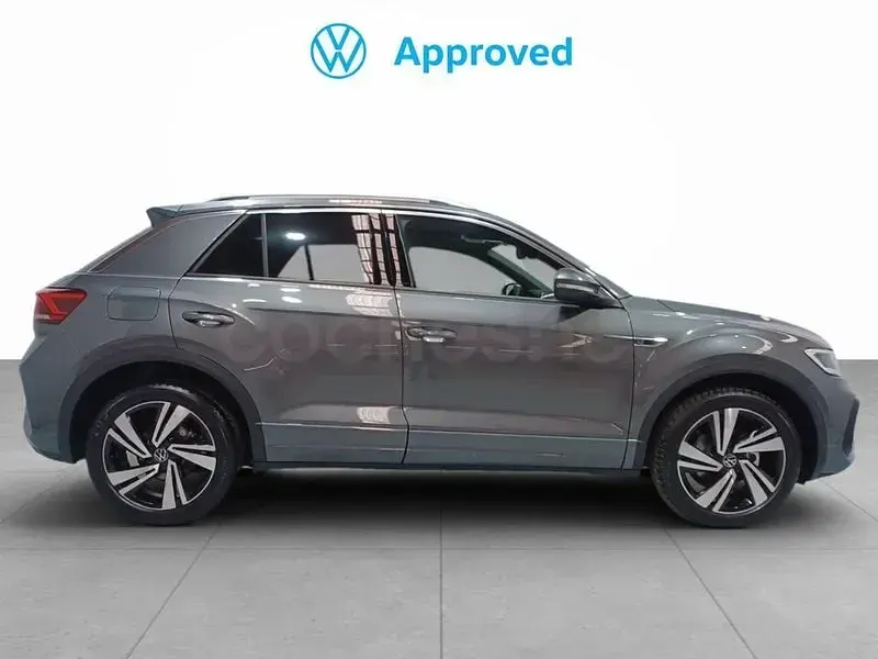 Usado VW T-Roc R-line 150 CV (110 kW) 2026 Gris / plata SUV