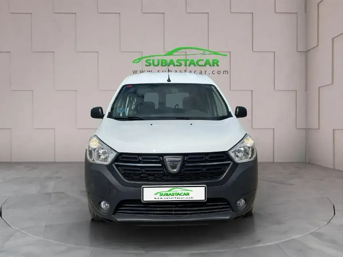 Käytetty Dacia Dokker Essentiel 110 HP (80 kW) 2021 Valkoinen Tila-auto