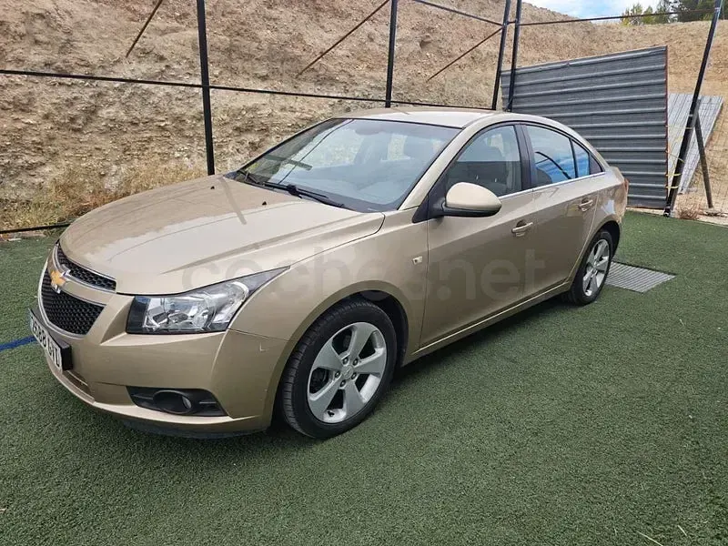 Usado Chevrolet Cruze LT 150 CV (110 kW) 2010 Beige Berlina