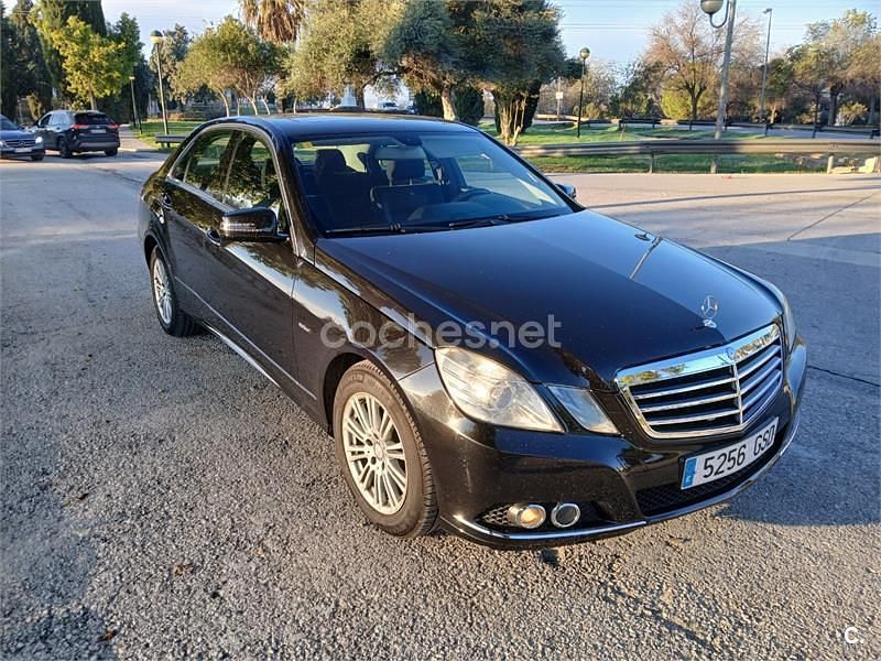 Usado Mercedes E220 Elegance 170 CV (125 kW) 2009 Negro Berlina