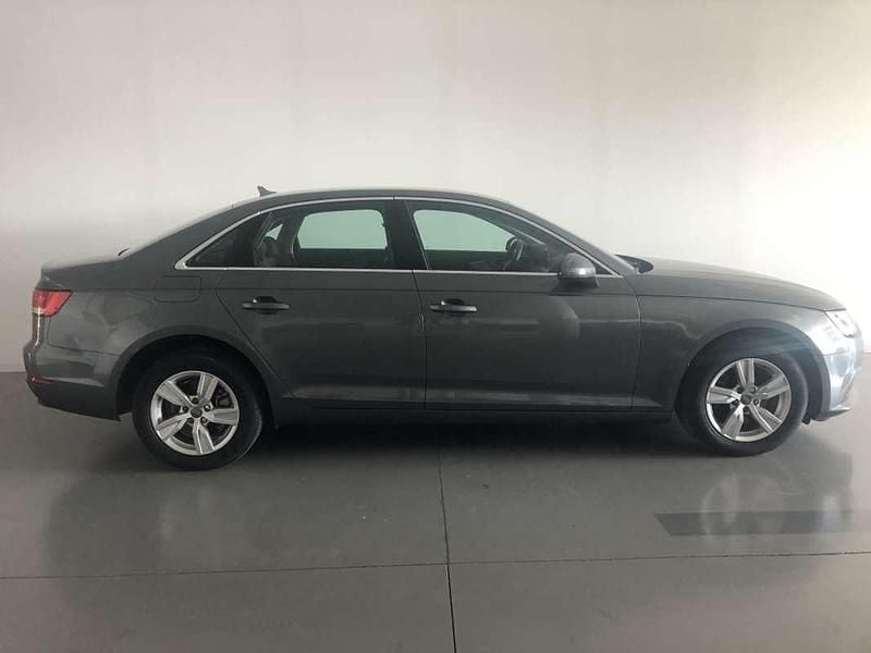 Usado Audi A4 Advanced 150 HP (110 kW) 2017 Cinzento Sedan