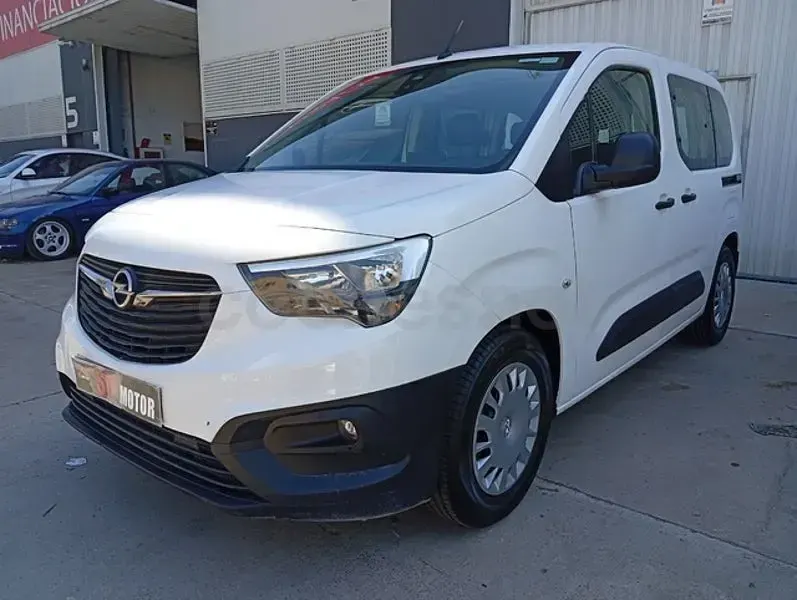 Usado Opel Combo Life Edition 102 CV (75 kW) 2021 Blanco Monovolumen