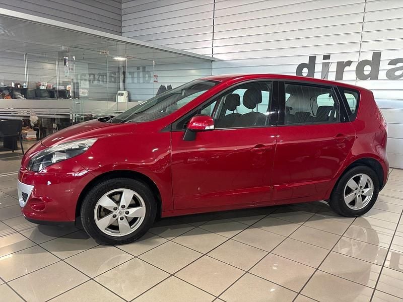 Usado Renault Scénic III Dynamique 110 CV (80 kW) 2011 Rojo Monovolumen