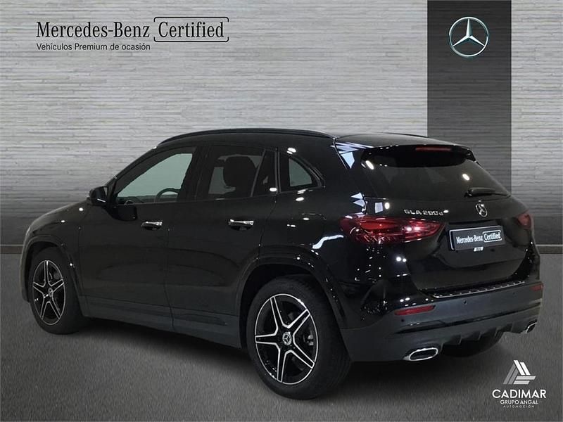 Usado Mercedes GLA200 AMG line 150 CV (110 kW) 2025 Negro SUV