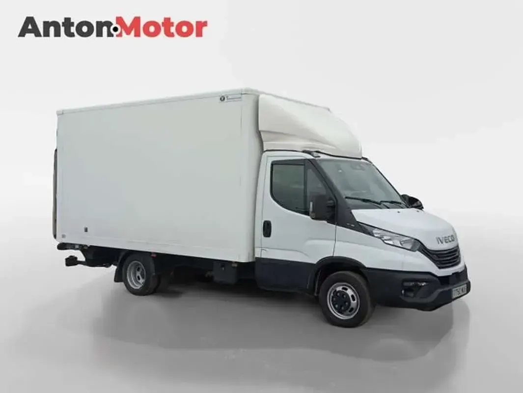 Usado Iveco Daily 160 CV (117 kW) 2024 Blanco Van