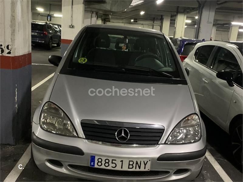 Usado Mercedes A140 Classic 82 CV (60 kW) 2002 Gris / plata Monovolumen