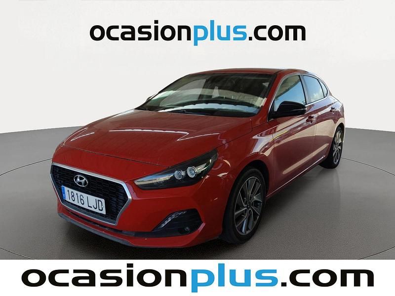Usado Hyundai i30 136 CV (100 kW) 2020 Rojo Utilitario