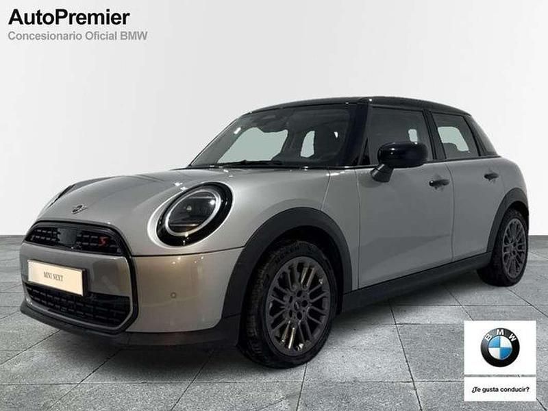 Usado Mini Cooper S Essential 204 CV (150 kW) 2025 Plateado Utilitario
