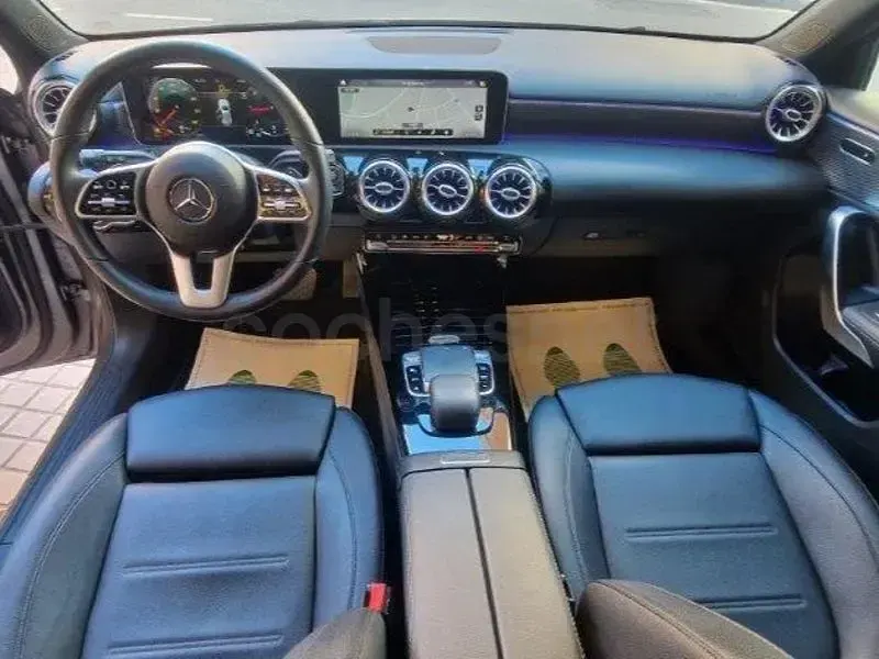 Usado Mercedes A180 116 CV (85 kW) 2020 Gris / plata Berlina