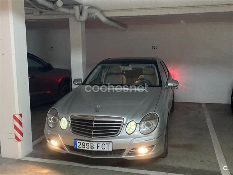 Usado Mercedes E220 Avantgarde 150 CV (110 kW) 2006 Gris / plata Berlina