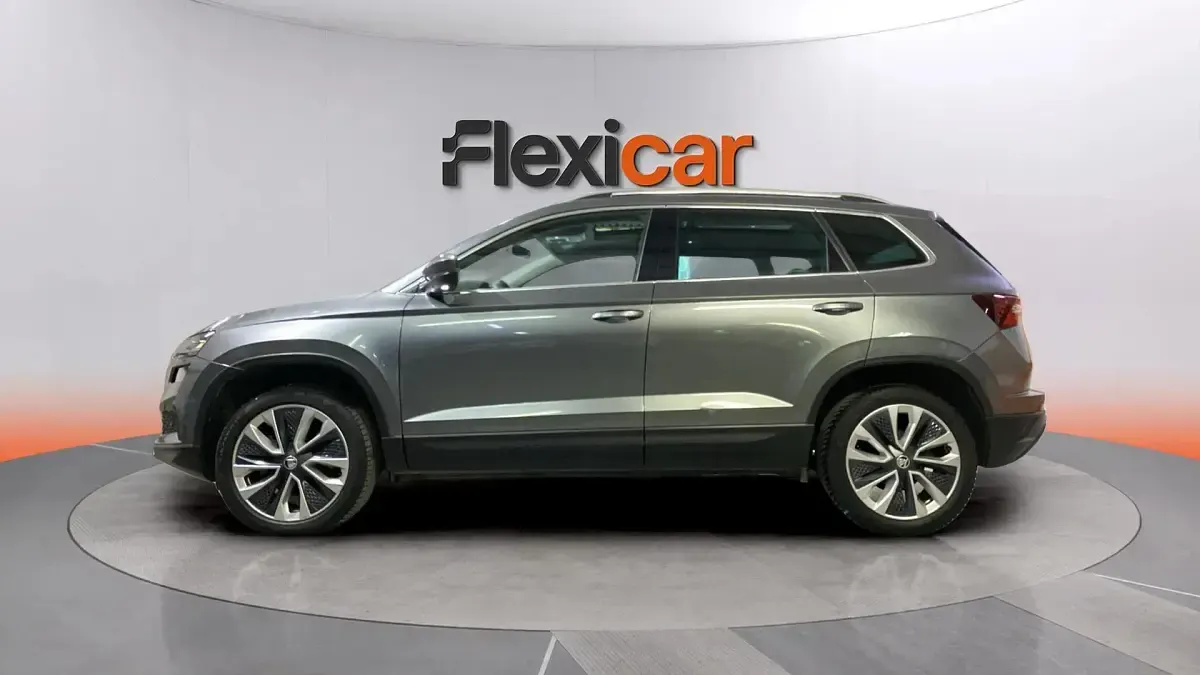 Usado Skoda Karoq 150 CV (110 kW) 2024 Gris SUV