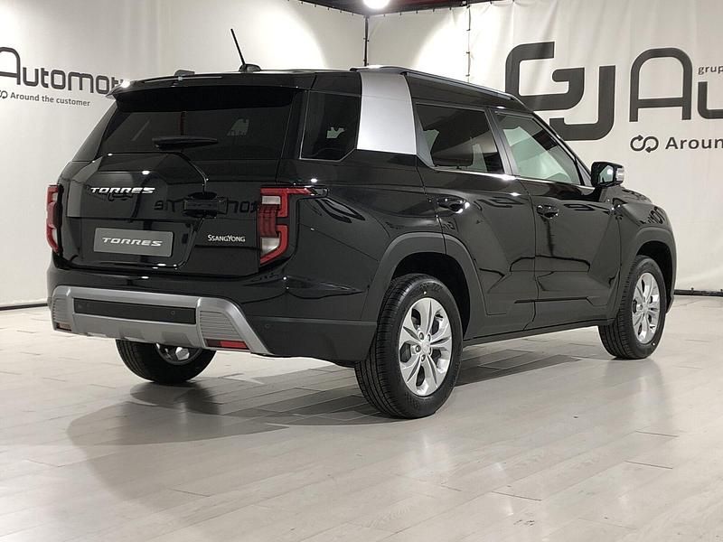 Usado Ssangyong (KGM) Torres 163 CV (119 kW) 2024 Negro SUV