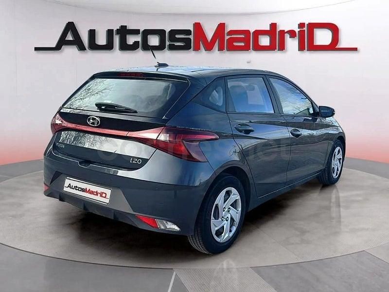 Usado Hyundai i20 100 CV (73 kW) 2022 Gris / plata Berlina