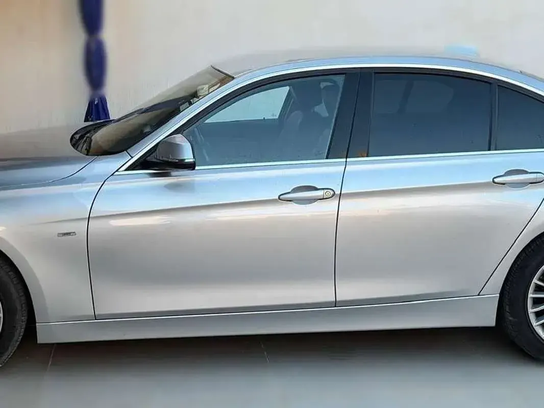 Usado BMW 320 Luxury Line 184 CV (135 kW) 2012 Gris Berlina