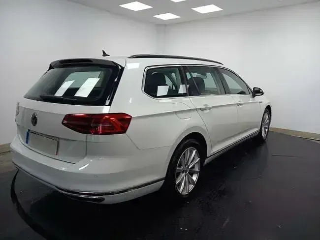 Begagnad VW Passat GTE 220 HK (161 kW) 2018 Vit Kombi