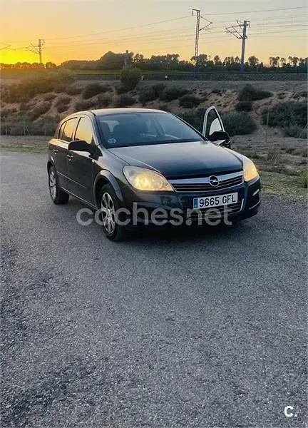 Usado Opel Astra Enjoy 90 CV (66 kW) 2008 Negro Berlina